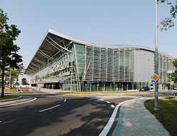 250px-Bratislava_Airport_new_terminal_BTS