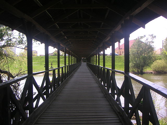 640px-Kolarovo_dreveny_most